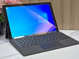 Microsoft Surface Pro 5..... Microsoft Surface Pro 4 Core i7 6th Gen 16GB RAM 512GB PCIe SSD