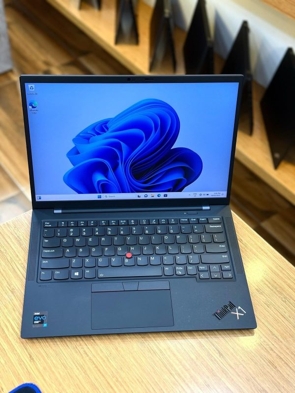 Lenovo ThinkPad T14s Gen 2 Core i7 11th Gen 32GB RAM, 512GB SSD, Touchscreen