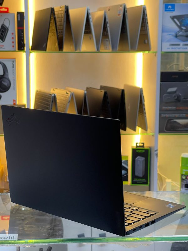 Lenovo ThinkPad X1 Carbon Gen 9 Core i7 11th Gen – 16GB RAM, 512GB SSD, Non-Touch